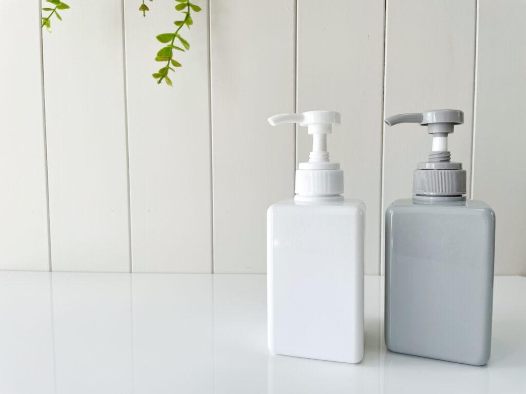 ヘアケア完全ガイド シャンプーとトリートメントのボトル