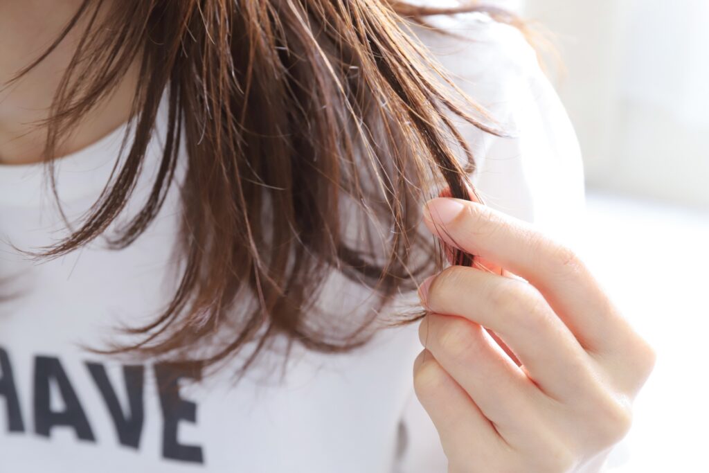 ヘアケア完全ガイド 傷んだ髪の毛の画像