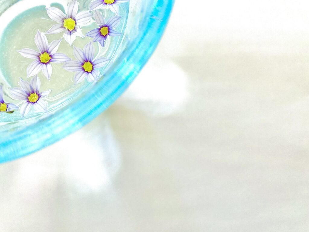 春インテリアのつくり方 Blue Auraの花瓶1