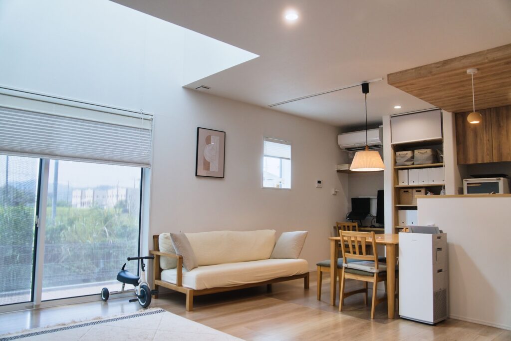 空気清浄機の選び方 空気清浄機が置いてあるリビング