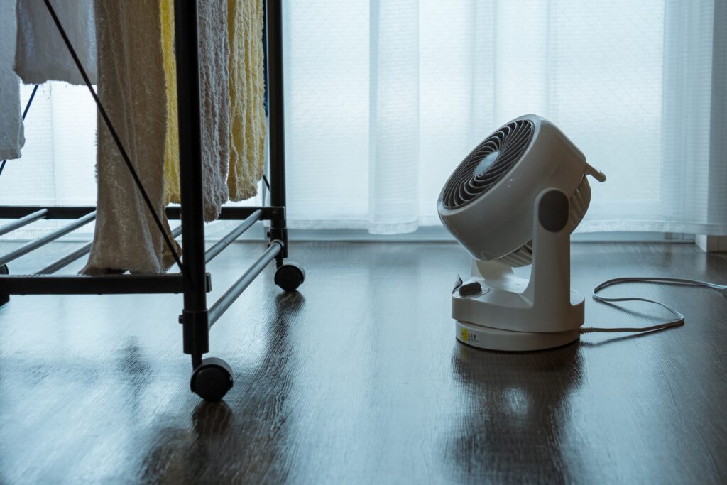 梅雨の部屋干し画像