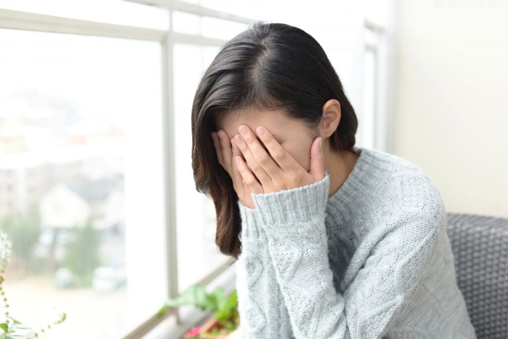 失敗して落ち込む女性